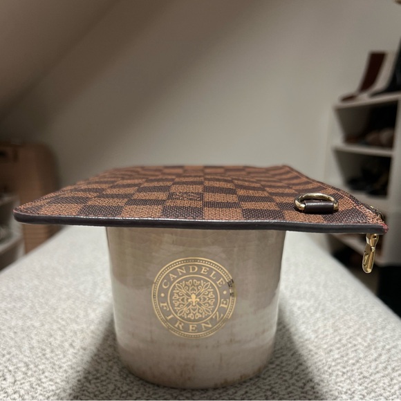 Never been used LV Monogram Neverfull MM Pochette in Damiere w/ gold hardware - Picture 3 of 6